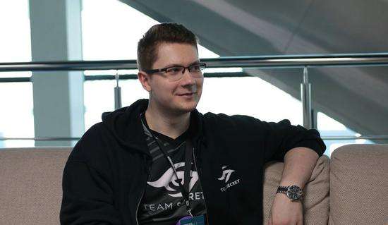 强阵容的即 强阵容的即