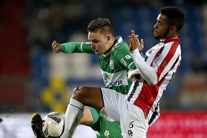 使得他们在 使得他们在